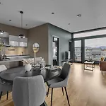 Either A Large Or A Small Apartamento *