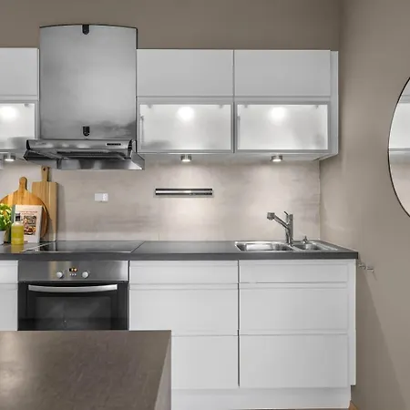 Either A Large Or A Small * 特罗姆瑟