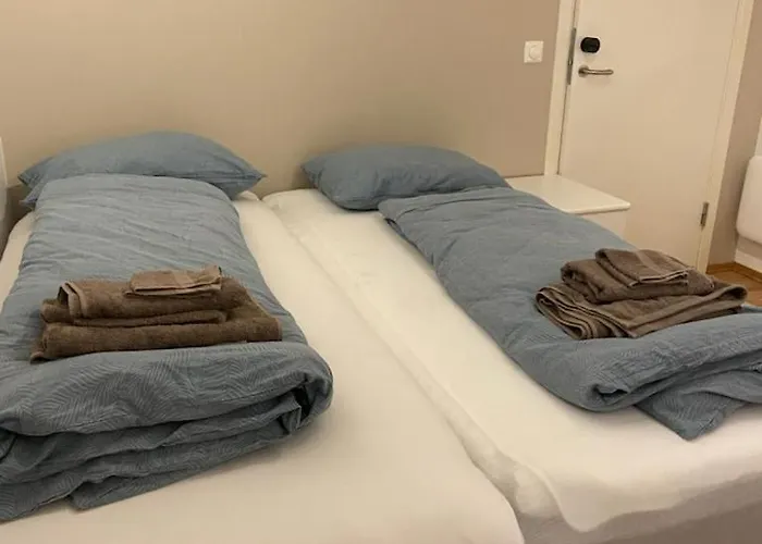 Either A Large Or A Small Apartamento